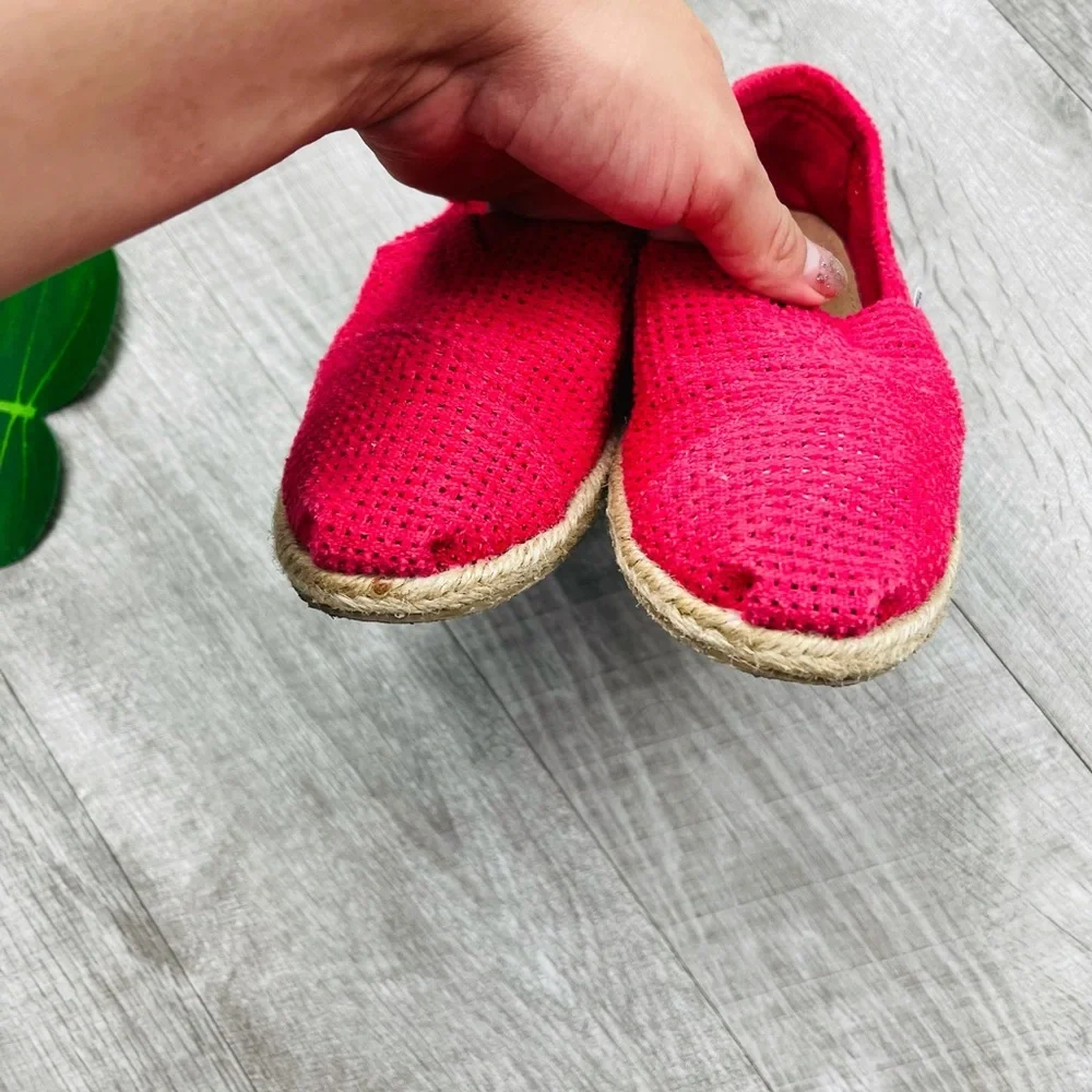 TOMS MESH FUSIA RED PINK SLIP ON TOMS